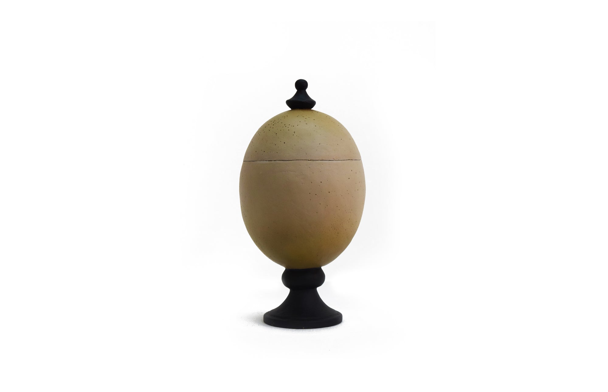 Egg Caddy w/Finial (Beige)